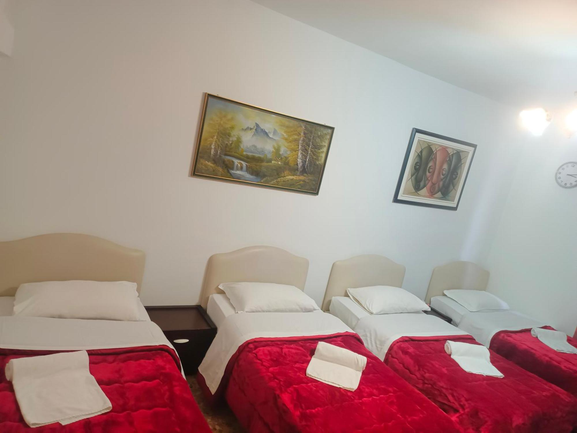 Hostelroma *