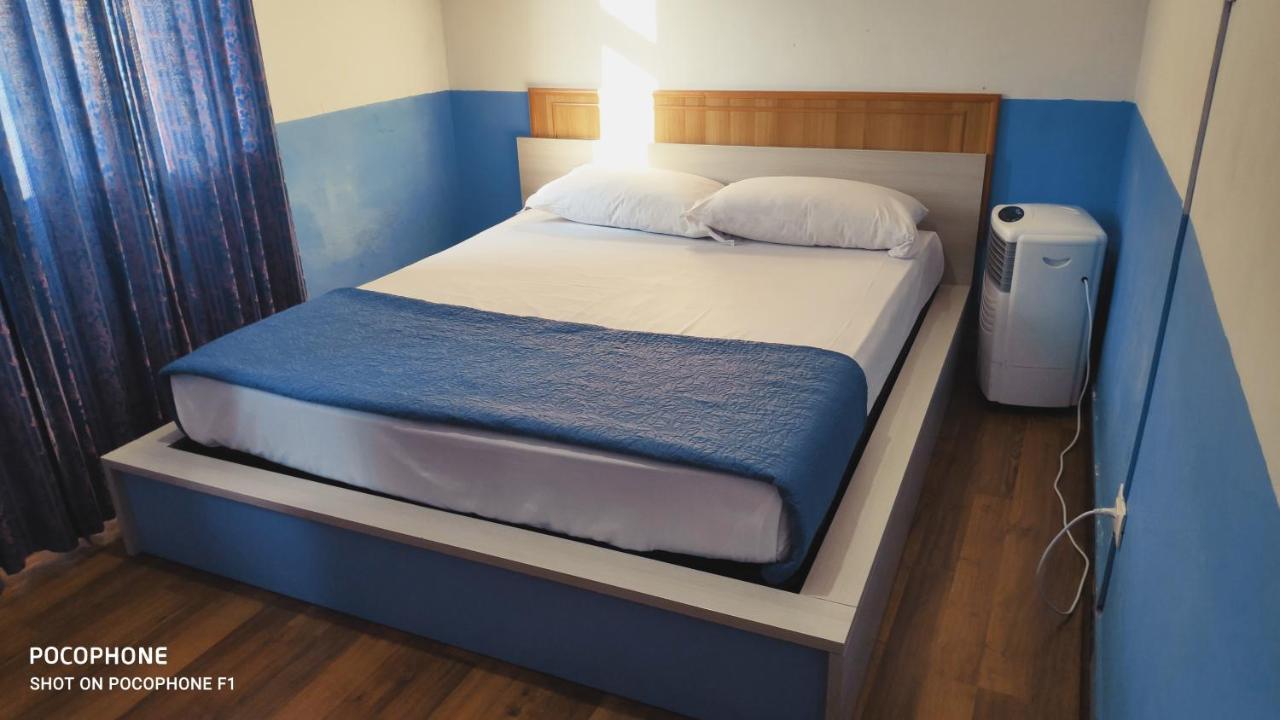 Hostal Host *